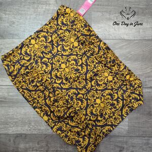 Xhilaration Pull On Ruched Skirt Size M